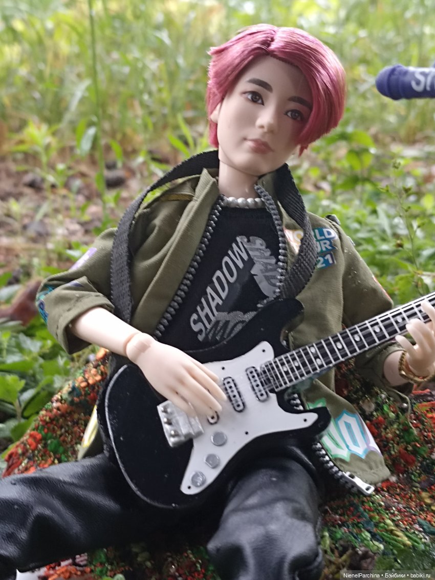 Дебютный клип Джихуна — Куклы и тела Obitsu (Обитсу): 1/6