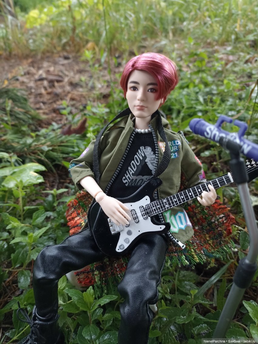 Дебютный клип Джихуна — Куклы и тела Obitsu (Обитсу): 1/6