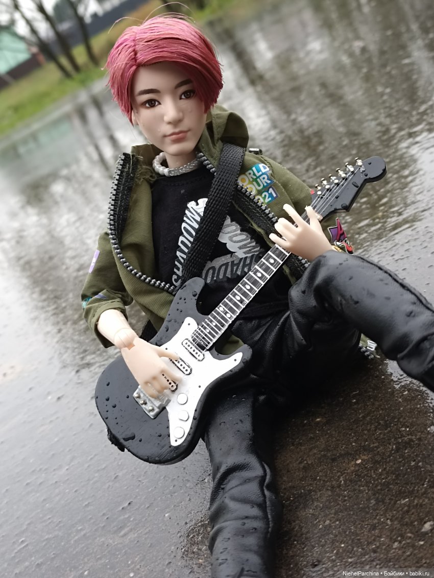 Дебютный клип Джихуна — Куклы и тела Obitsu (Обитсу): 1/6