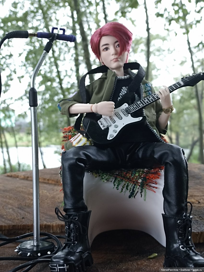 Дебютный клип Джихуна — Куклы и тела Obitsu (Обитсу): 1/6