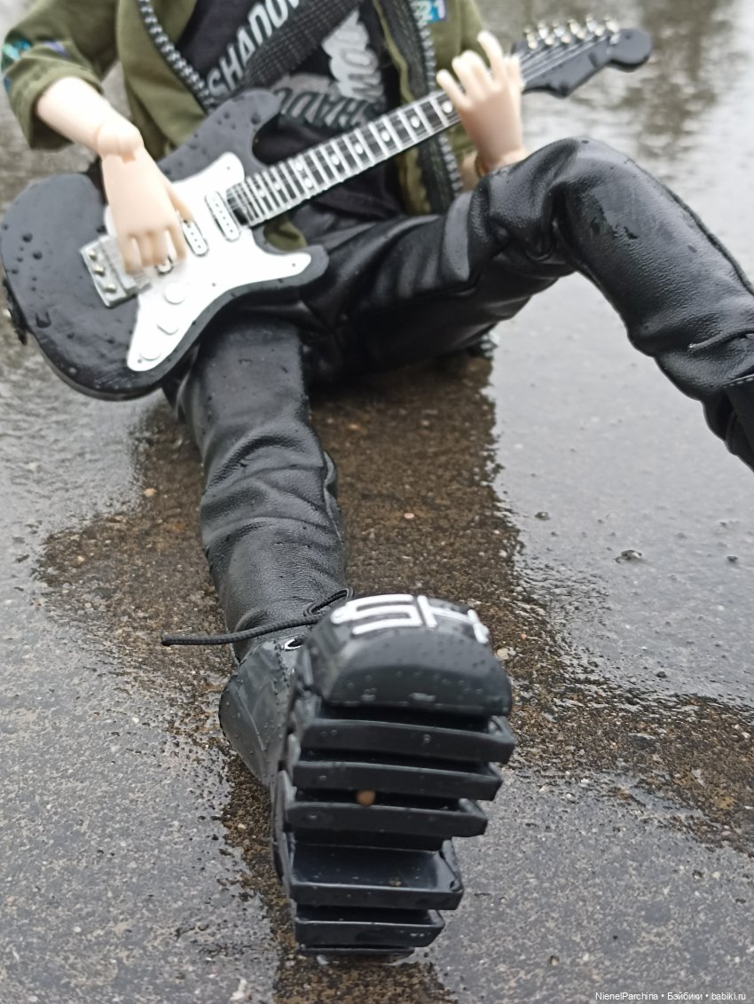 Дебютный клип Джихуна — Куклы и тела Obitsu (Обитсу): 1/6