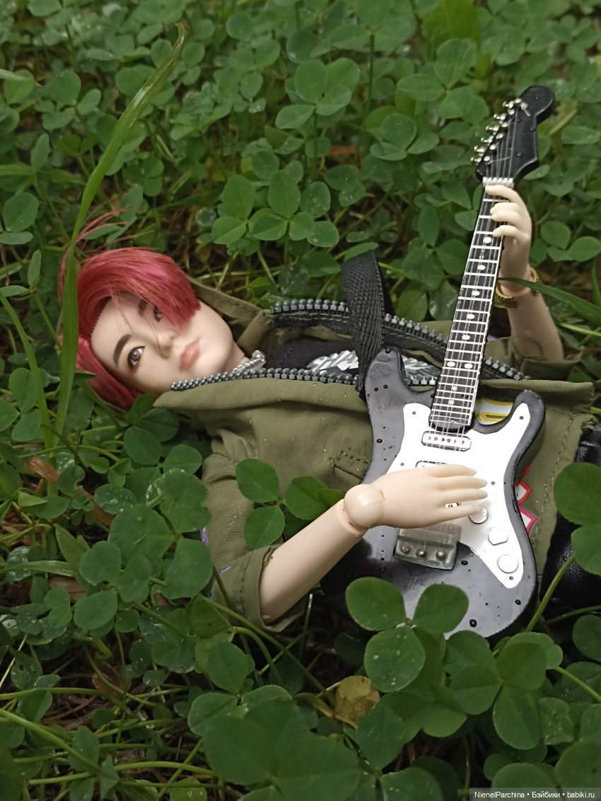 Дебютный клип Джихуна — Куклы и тела Obitsu (Обитсу): 1/6