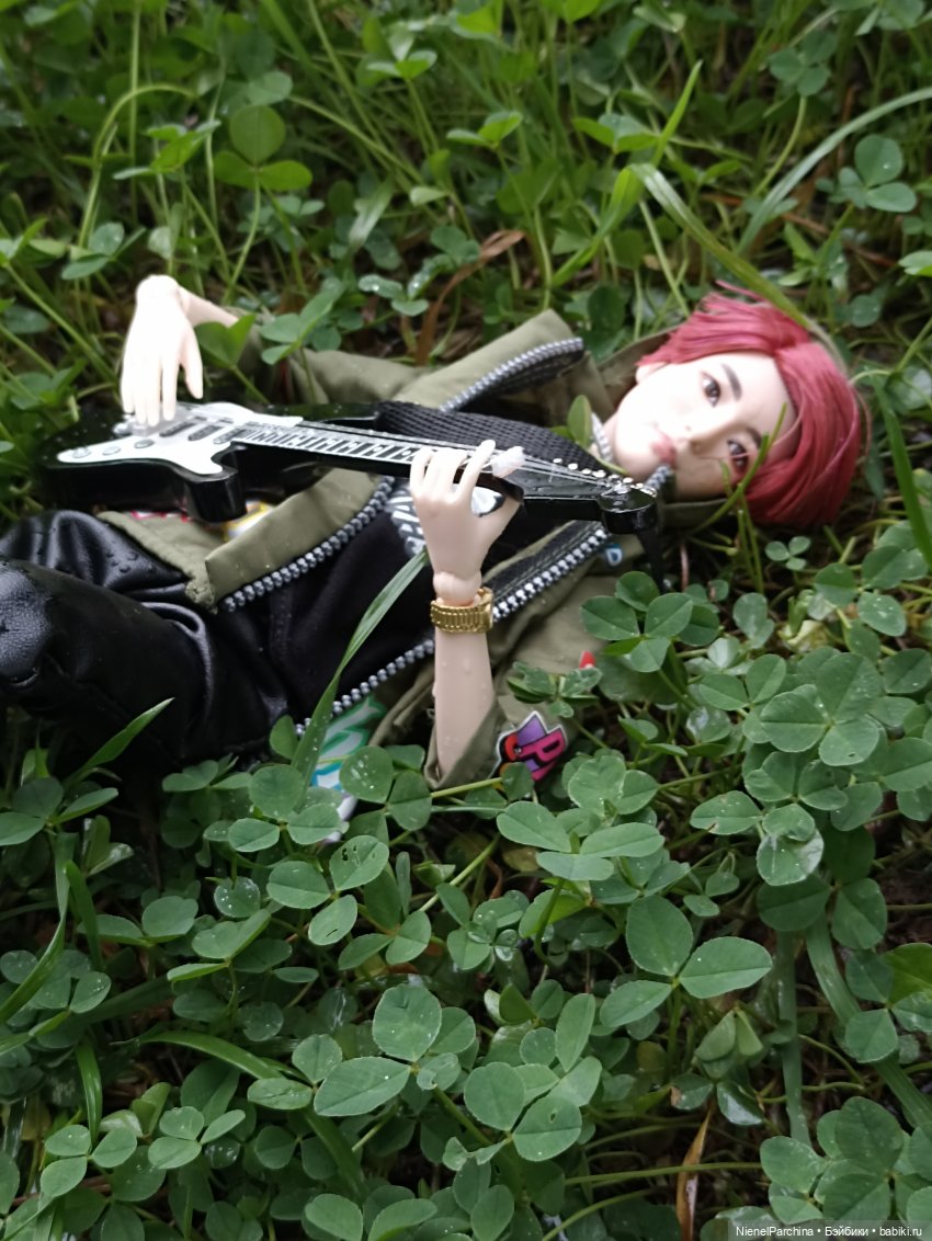 Дебютный клип Джихуна — Куклы и тела Obitsu (Обитсу): 1/6