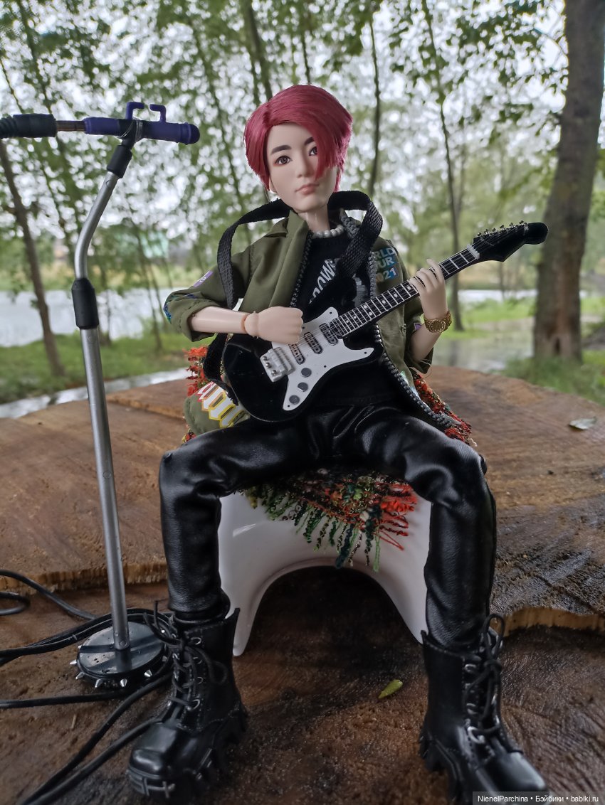 Дебютный клип Джихуна — Куклы и тела Obitsu (Обитсу): 1/6