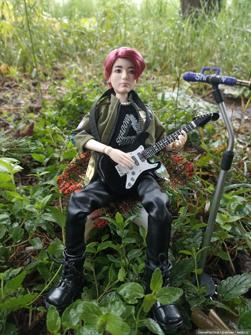 Дебютный клип Джихуна — Куклы и тела Obitsu (Обитсу): 1/6