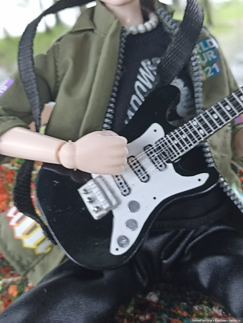 Дебютный клип Джихуна — Куклы и тела Obitsu (Обитсу): 1/6