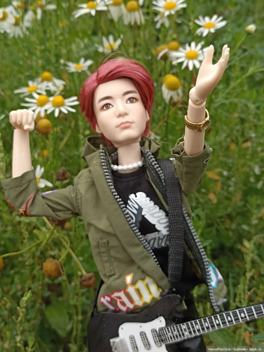 Дебютный клип Джихуна — Куклы и тела Obitsu (Обитсу): 1/6