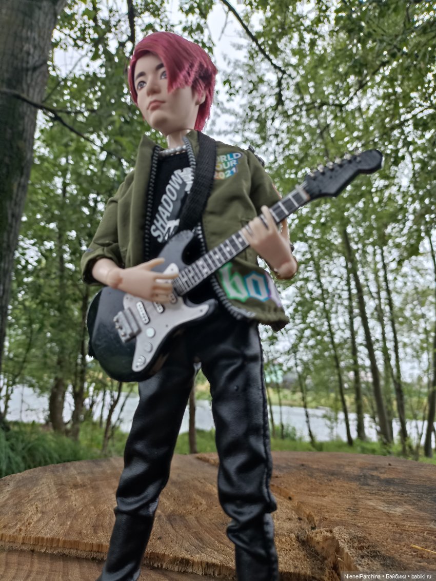 Дебютный клип Джихуна — Куклы и тела Obitsu (Обитсу): 1/6