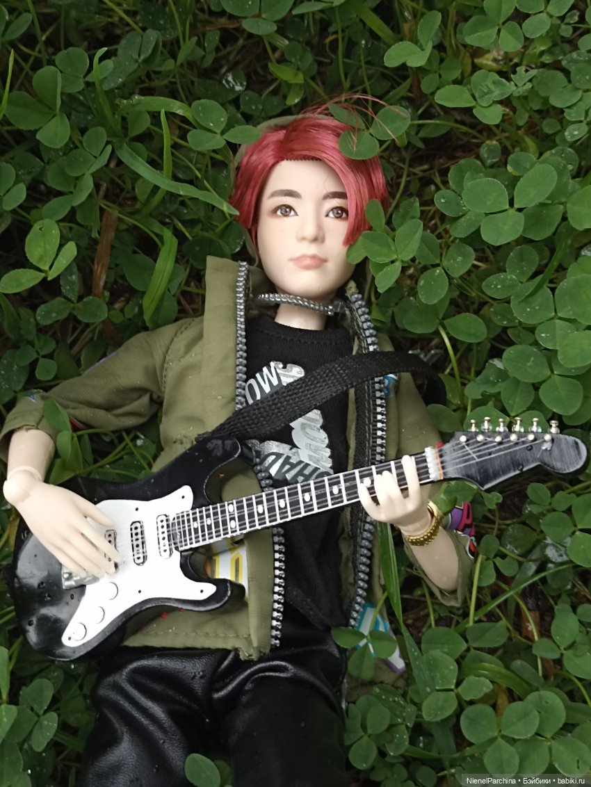 Дебютный клип Джихуна — Куклы и тела Obitsu (Обитсу): 1/6