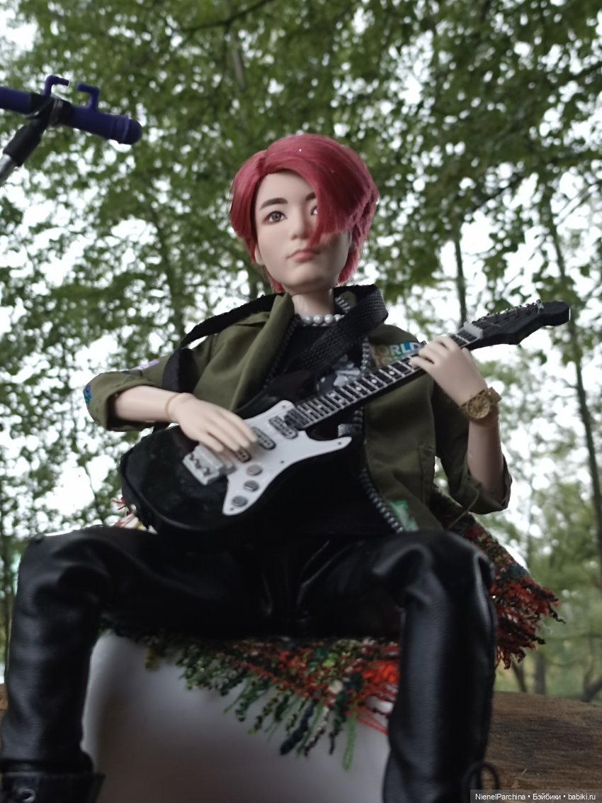 Дебютный клип Джихуна — Куклы и тела Obitsu (Обитсу): 1/6