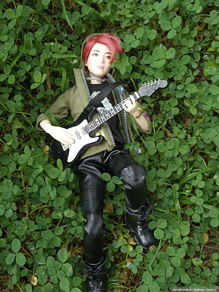 Дебютный клип Джихуна — Куклы и тела Obitsu (Обитсу): 1/6