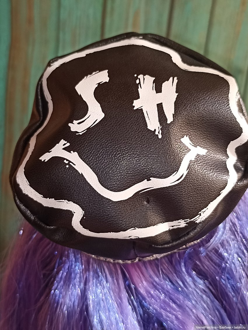 Ума гитаристка неоновых теней