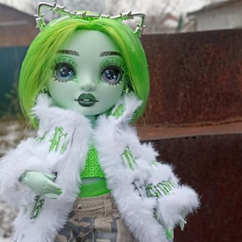 Выгуляли второй аутфит Харли Лаймстоун Кэт