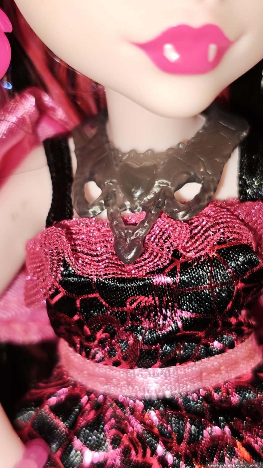 Распаковка Дракулауры — Куклы Monster High и Ever After High: G1 (фото 5)