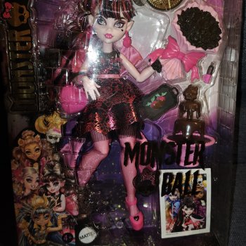 Распаковка Дракулауры