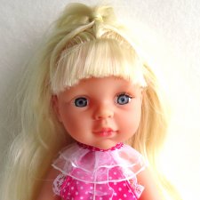 Прекрасная малышка с клеймом YL Toys.  Производителя не знаю, но очень похожа на  Paola Reina