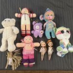 Лот игрушек и кукол
