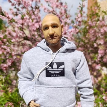 От чего так Серегино сердце стучит...