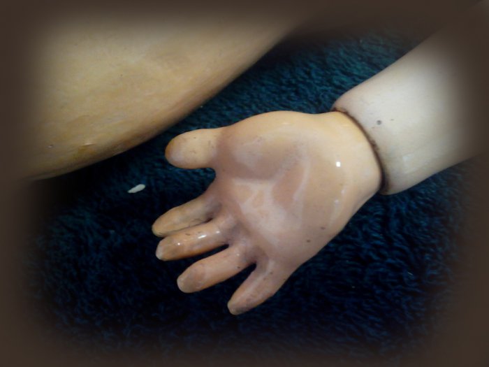 Лечение антикварной куклы Саши