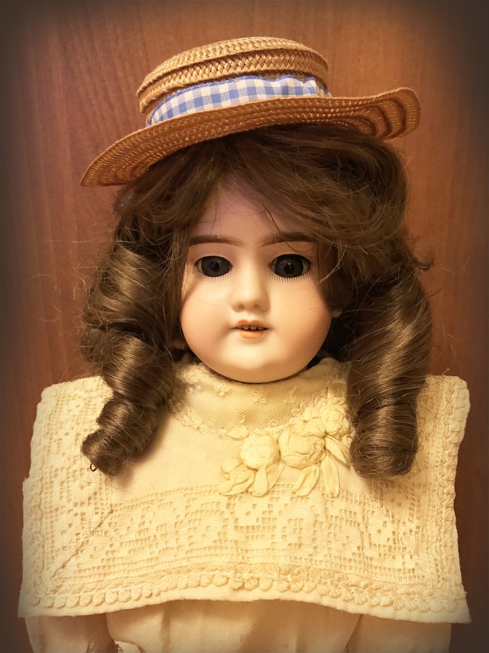 Лечение антикварной куклы Саши