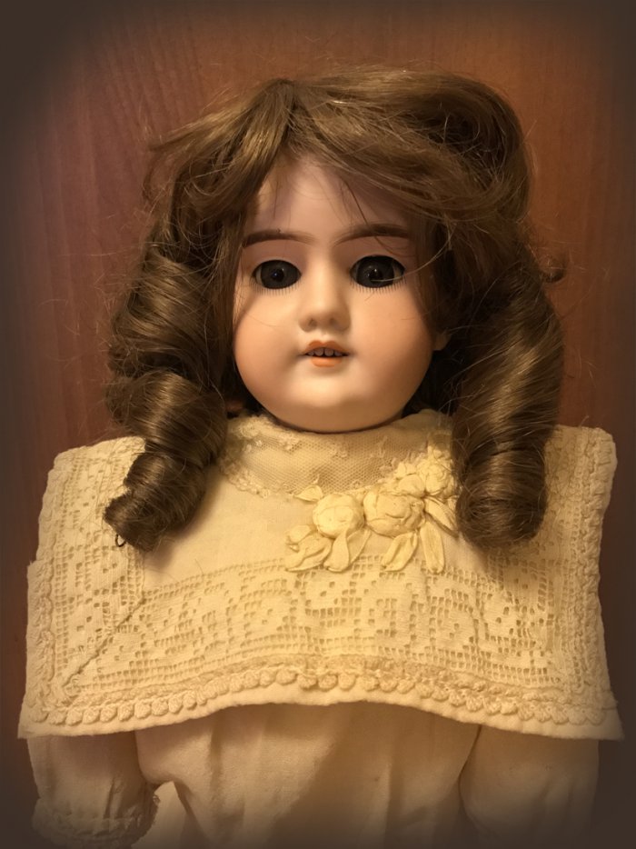 Лечение антикварной куклы Саши