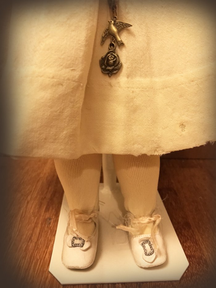 Лечение антикварной куклы Саши