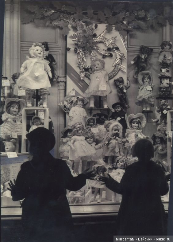 Еще немного репортажа старинных магазинов игрушек и кукол