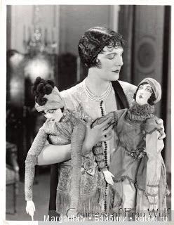 Еще немного репортажа старинных магазинов игрушек и кукол