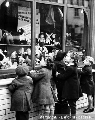 Еще немного репортажа старинных магазинов игрушек и кукол