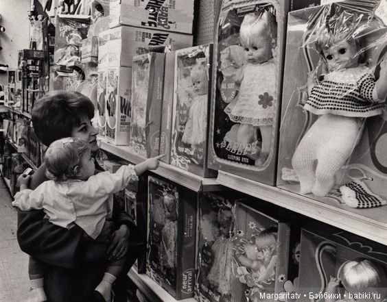 Еще немного репортажа старинных магазинов игрушек и кукол