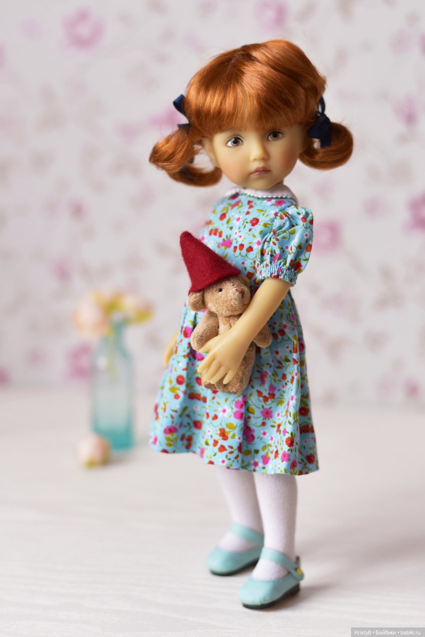 Robin (Monday's Child) Boneka