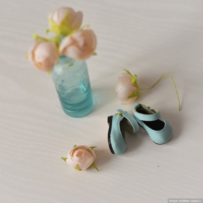 Robin (Monday's Child) Boneka