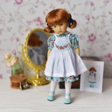 Robin (Monday's Child) Boneka