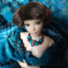 Девушки и камни