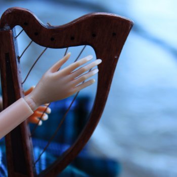 Под звуки арфы и прибоя