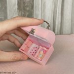 Домик-саквояж с малышкой