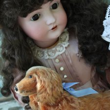 Сестрёнки Кестнер на прогулке