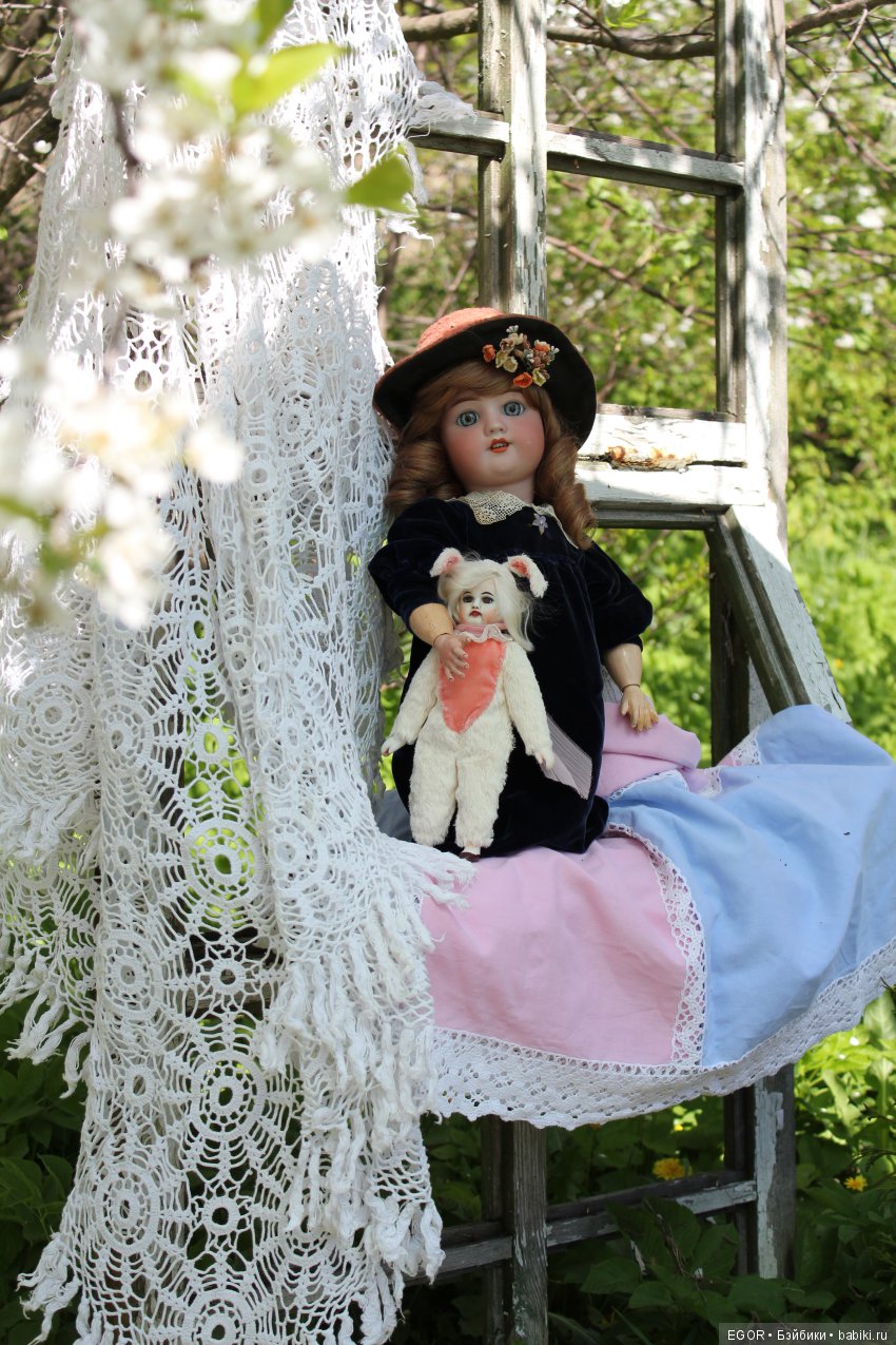 Прогулка в саду — Редкие антикварные куклы и реплики: воск (фото 6)