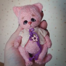 Розовый котëнок