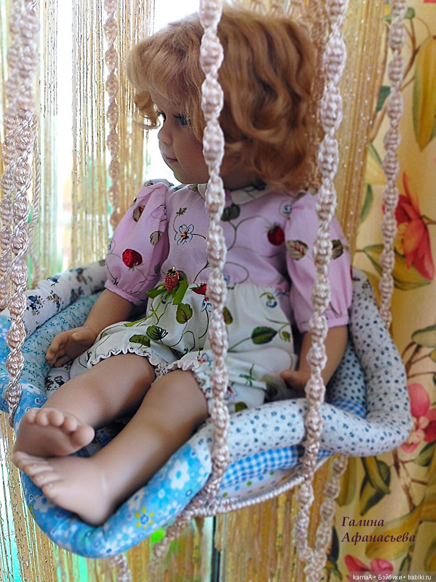 Ягодки-цветочки ... и новая качелька... Летняя история с куклами фабрики TOYSE CE ISPAN и Сиссель Скилле