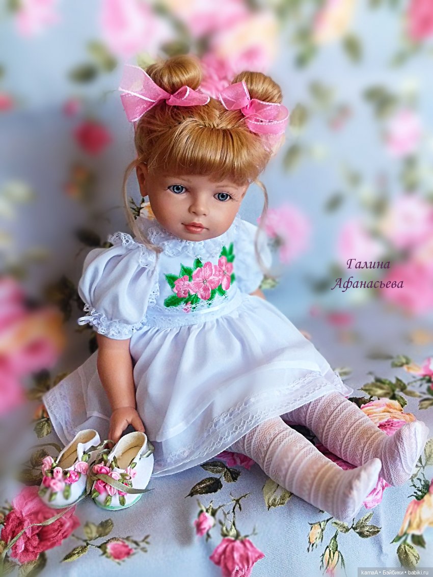 Показ причёсок в новом платьице из шёлка... с куколкой фирмы TOYSE CE ISPAN