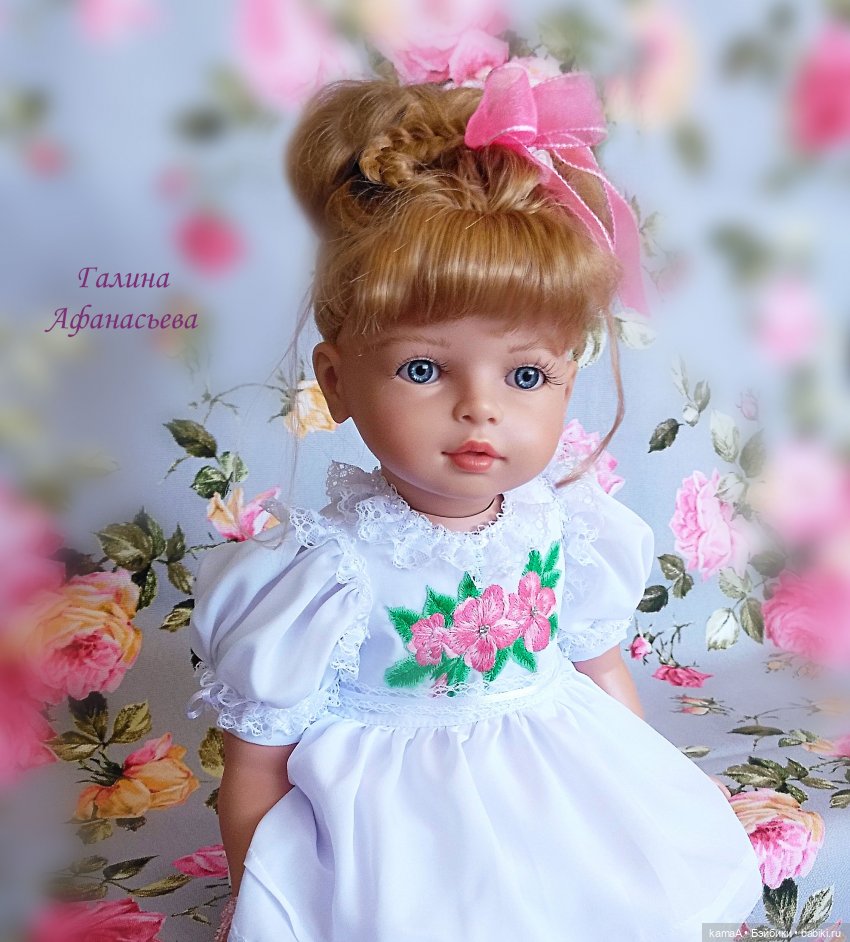 Показ причёсок в новом платьице из шёлка... с куколкой фирмы TOYSE CE ISPAN