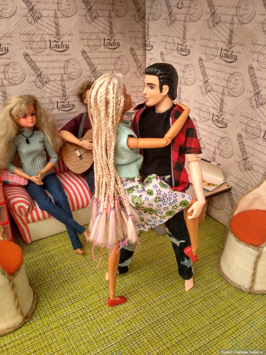 Квартирник. Сёстры Ч — Кукольные фотоистории и сериалы: комиксы