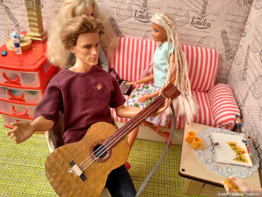 Квартирник. Сёстры Ч — Кукольные фотоистории и сериалы: комиксы