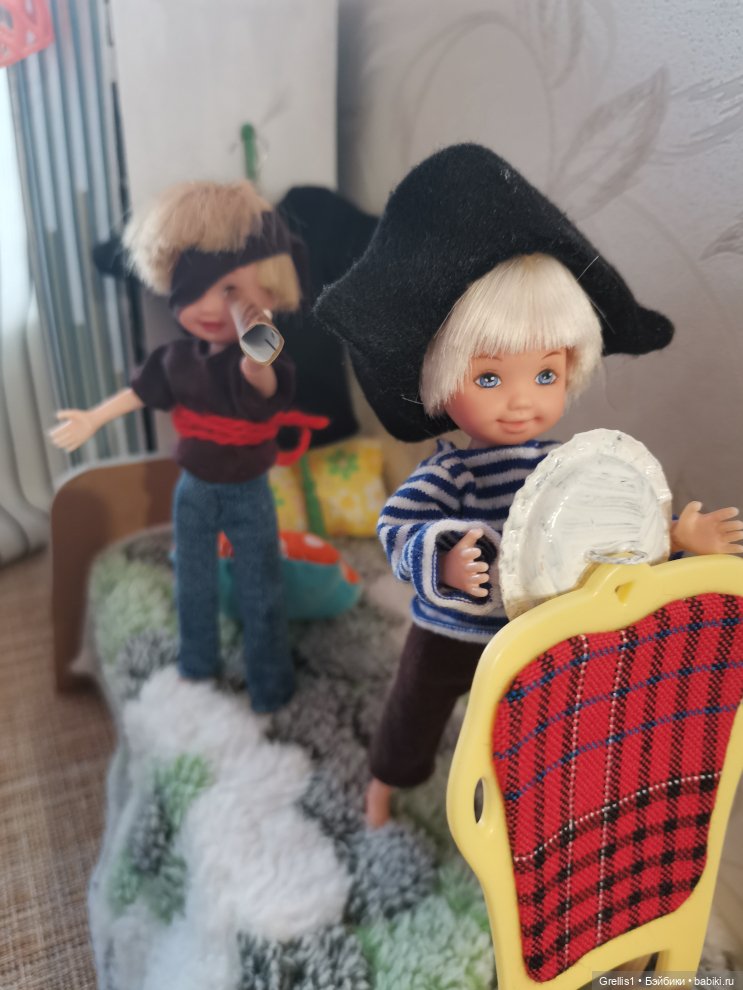 Пираты Квартирного моря: На краю кровати | Бэйбики Пираты Квартирного моря: На краю кровати