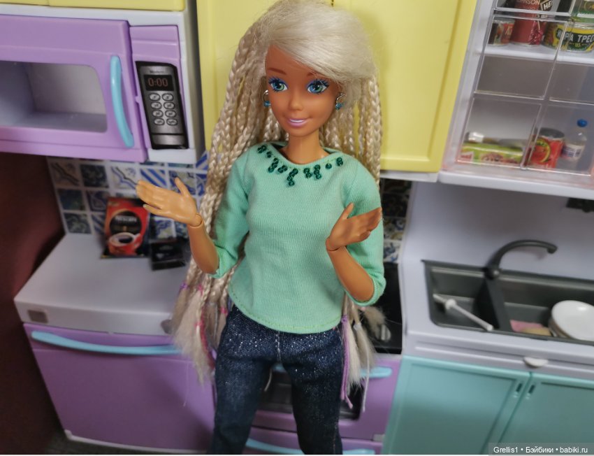 Две девицы под окном... Сёстры Ч