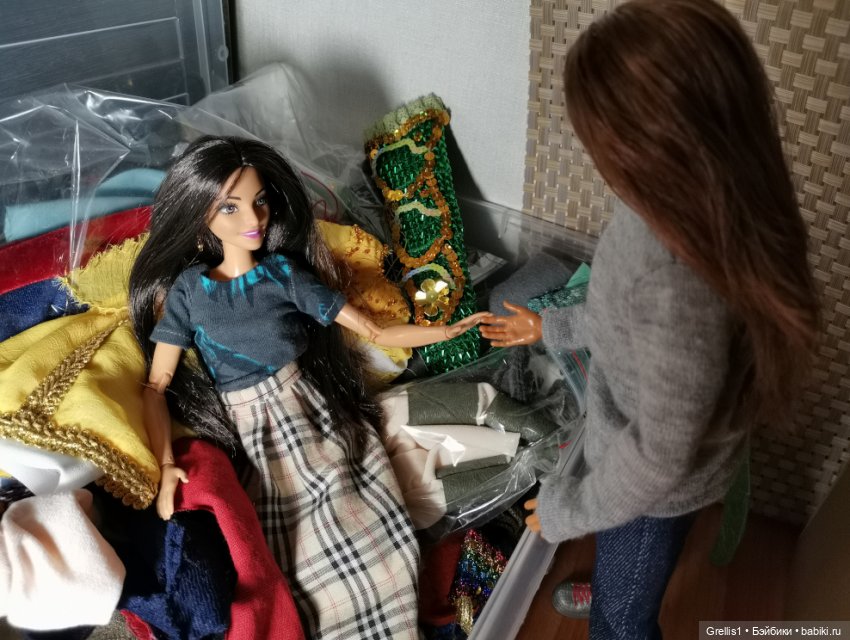 Сборы в город S. Сёстры Ч