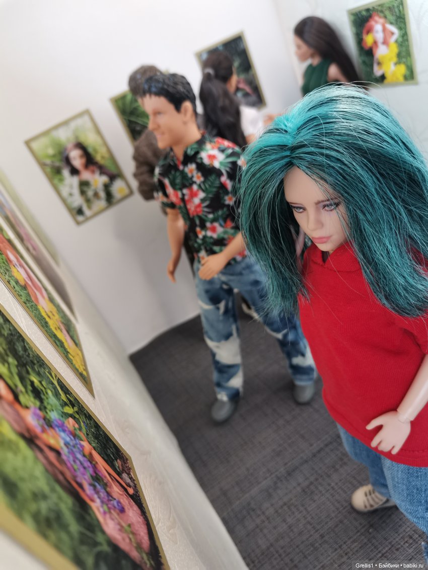 Цветы и люди. Выставка в фойе театра "Авангард"