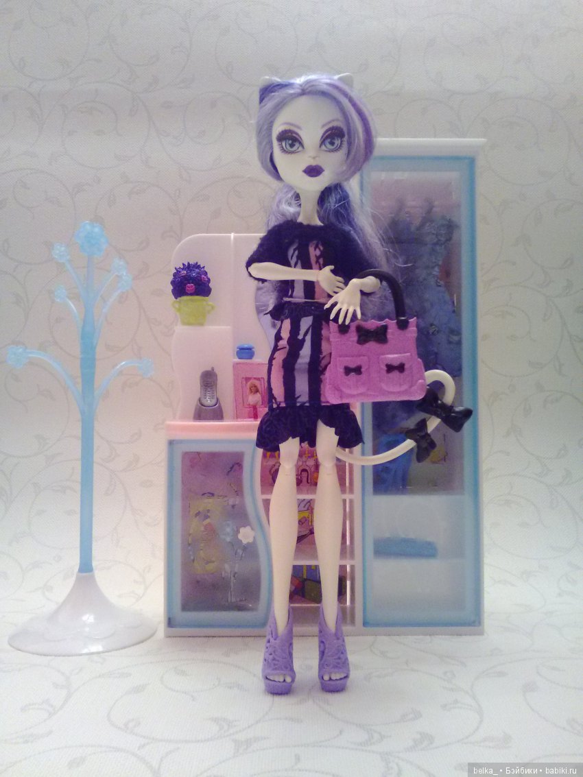 Про Катрин ДеМяу, Monster High (фото 2)