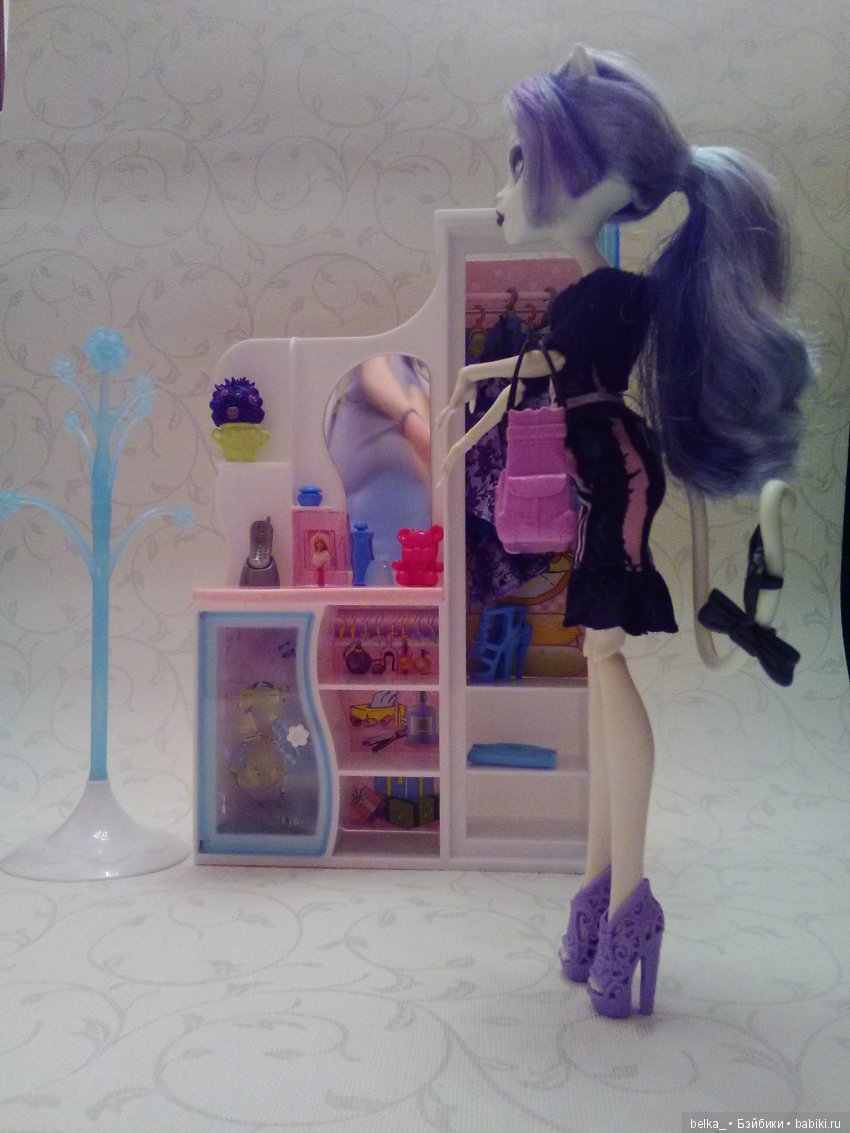 Про Катрин ДеМяу, Monster High (фото 3)